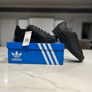 ADIDAS SUPERSTAR Brand New YOUTH size 4 1/2, FREE SHIPPING!!!